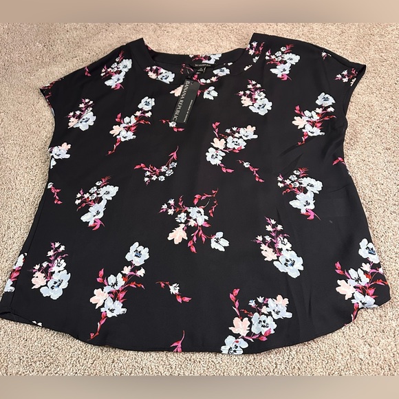 Banana Republic Tops - NWT Banana Republic Floral Short Sleeve Crew Neck Blouse Size M